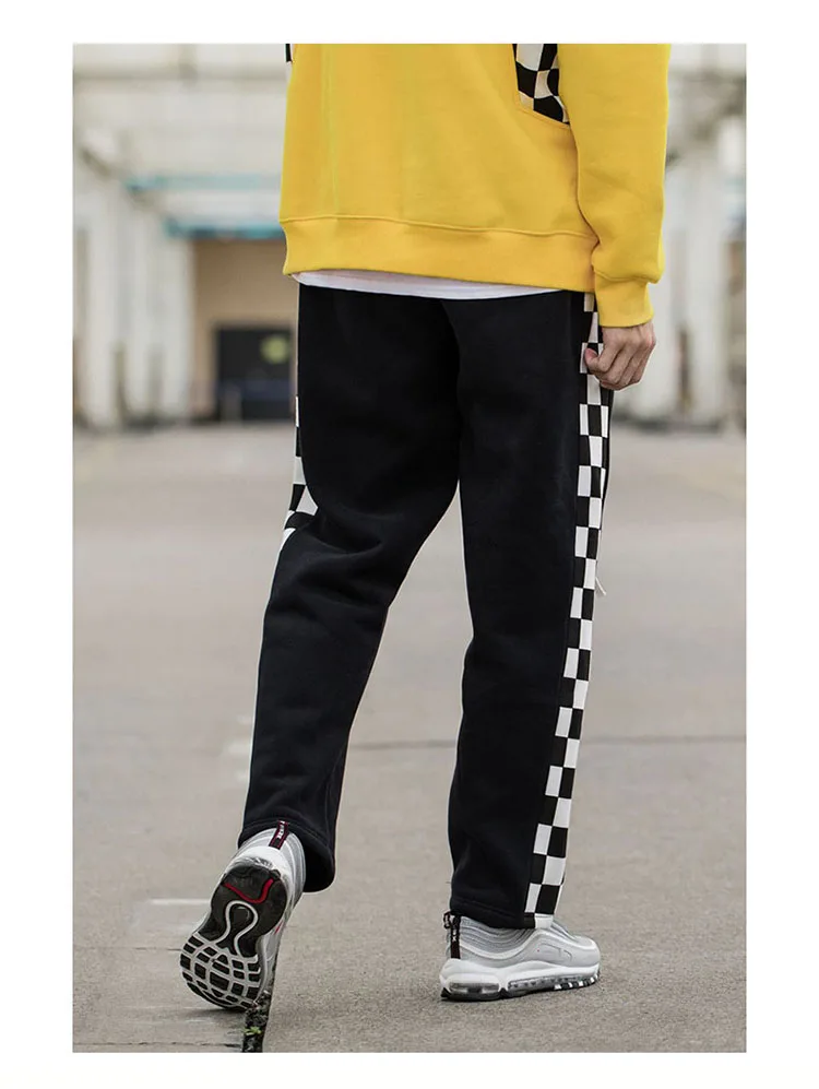 Aolamegs Men's casual pants side stripe black white plaid track pants street fashion loose sweatpants drawstring straight pants (12)