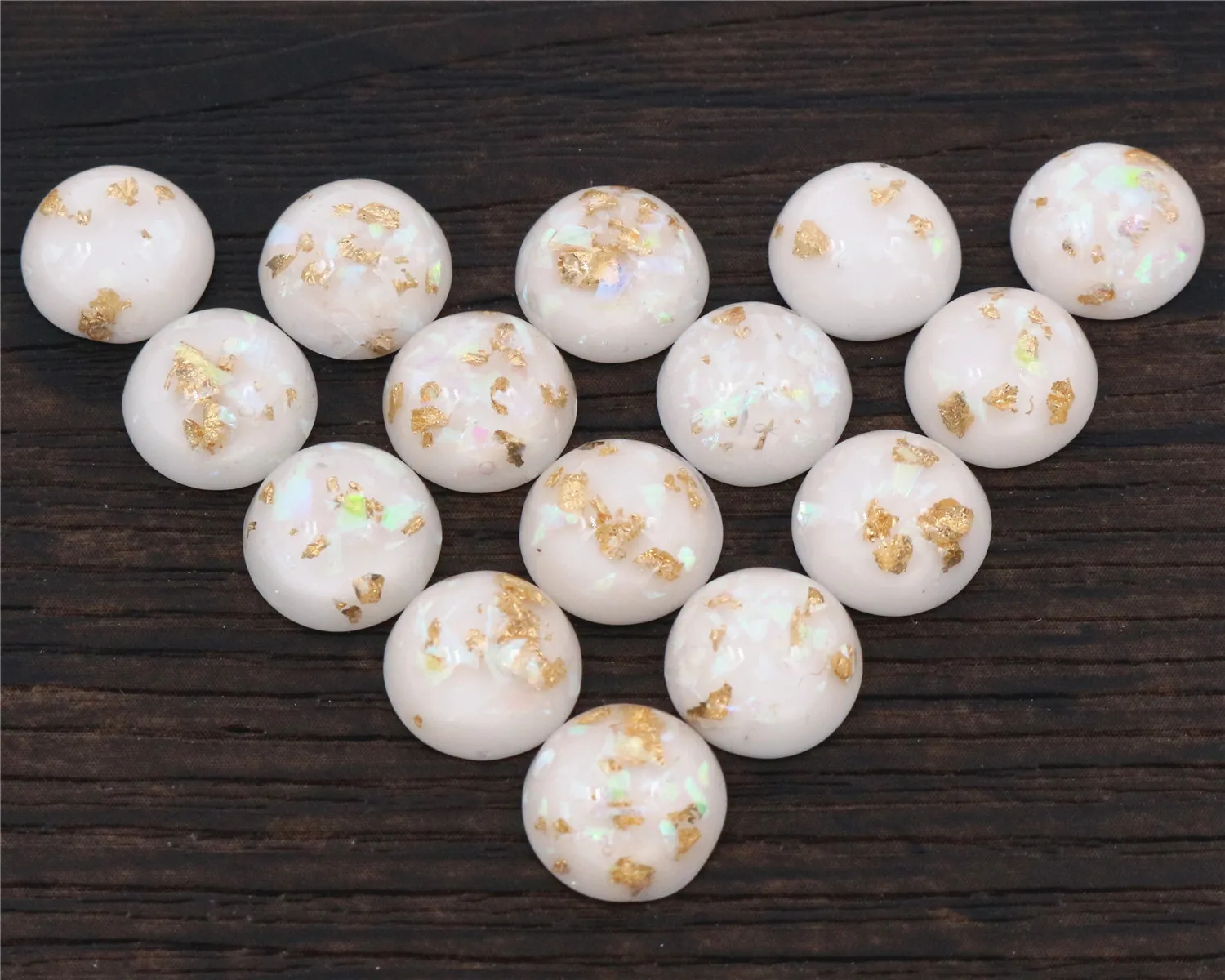 New Fashion 10mm 40pcs/Lot White Color Built-in metal foil Flat back Resin Cabochons Cameo V7-24
New Fashion 10mm 40pcs/Lot White Color Built-in metal foil Flat back Resin Cabochons Cameo V7-24