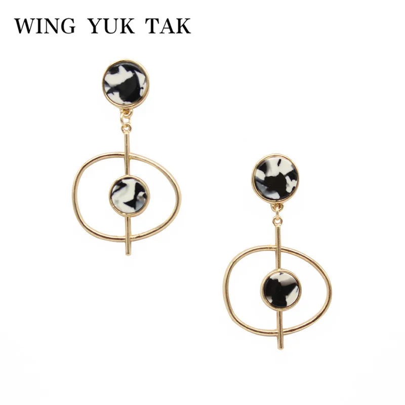 wing yuk tak 2018 Unique Design Trendy Earrings For Woman Vintage Geometric Stud Earrings Pendientes Oorbellen Party Jewelry
wing yuk tak 2018 Unique Design Trendy Earrings For Woman Vintage Geometric Stud Earrings Pendientes Oorbellen Party Jewelry