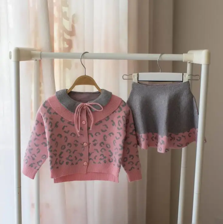 2019 Wholesale New Girls 2 Pcs Knitted Leopard Set Sweater+Skirt Cotton Girls Suits 1-6t PV570
2019 Wholesale New Girls 2 Pcs Knitted Leopard Set Sweater+Skirt Cotton Girls Suits 1-6t PV570