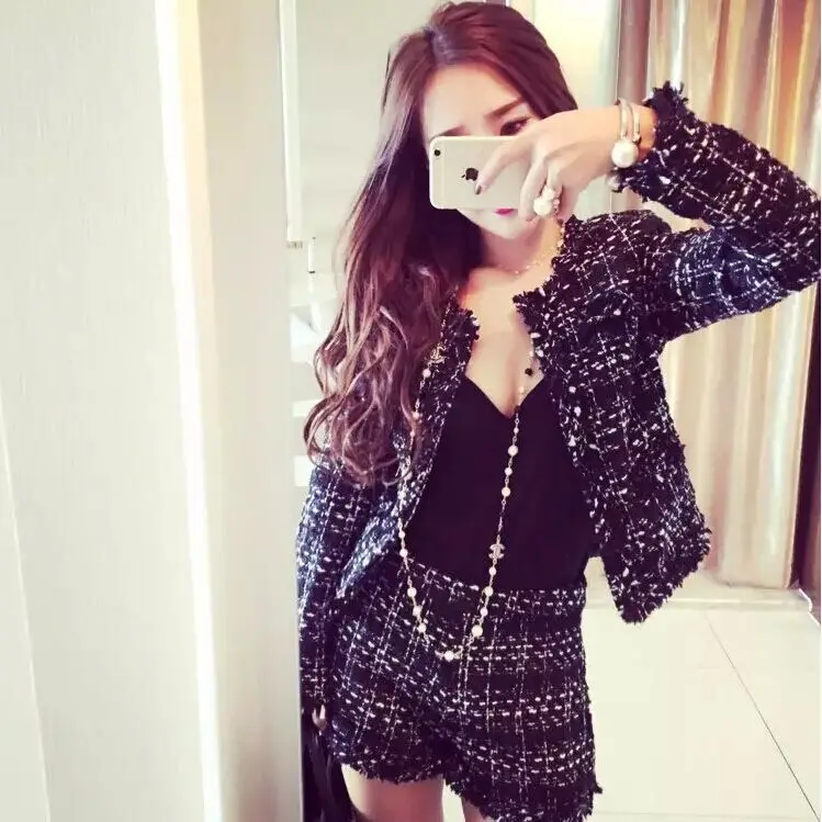 Autumn And Winter New Pattern Korean Lady Of Quality Small Real Two Paper Suit Coarse Tweed Shorts You Loose Coat Short Skirt
Autumn And Winter New Pattern Korean Lady Of Quality Small Real Two Paper Suit Coarse Tweed Shorts You Loose Coat Short Skirt