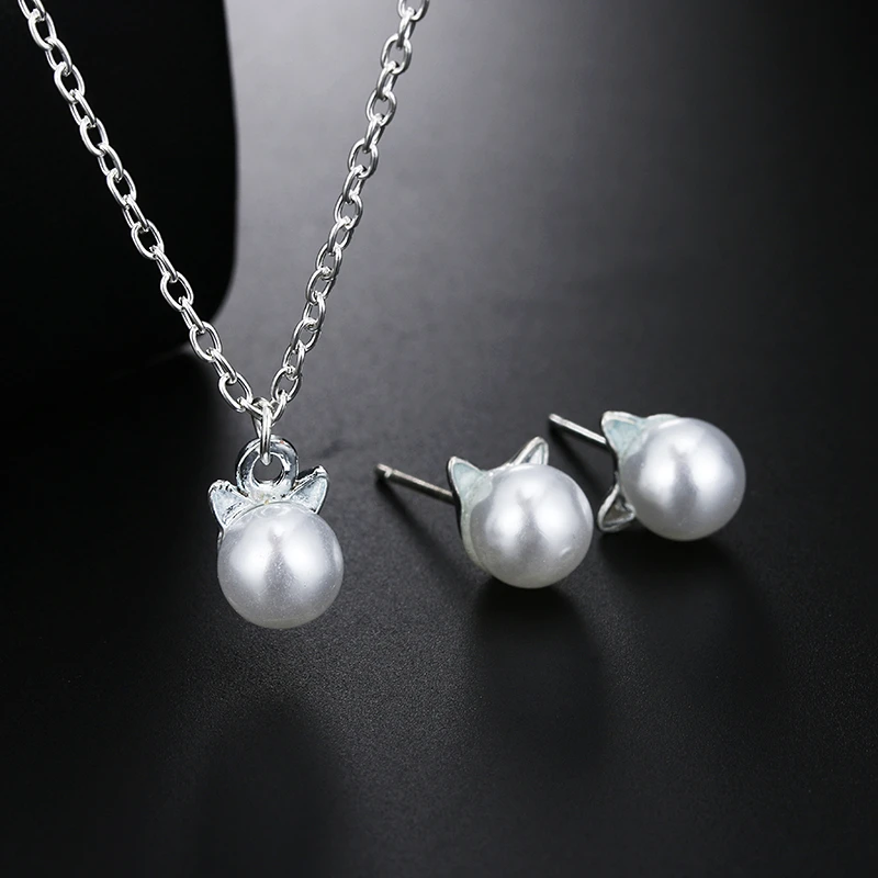 H9 Fashion Cute Cat Simulated Pearl Jewelry Sets For Women Animal Kitten Pendant Necklace&Stud Earrings Exquisite Gift Wholesale
H9 Fashion Cute Cat Simulated Pearl Jewelry Sets For Women Animal Kitten Pendant Necklace&Stud Earrings Exquisite Gift Wholesale