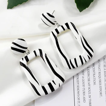 AENSOA New Arrival Rectangle Zebra Hollow Stripe Earrings For Women Fashion 2019 Geometric Drop Earring Party Statement Jewelry
AENSOA New Arrival Rectangle Zebra Hollow Stripe Earrings For Women Fashion 2019 Geometric Drop Earring Party Statement Jewelry