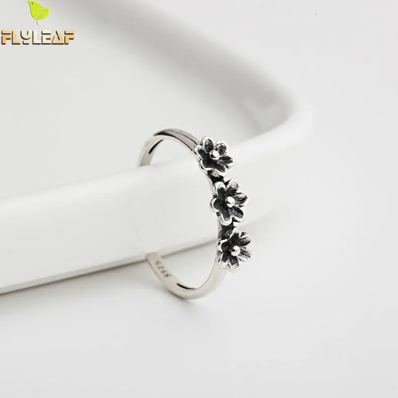 Flyleaf 100% 925 Sterling Silver Retro Style Three Flowers Open Rings For Women Fashion Party Jewelry
Flyleaf 100% 925 Sterling Silver Retro Style Three Flowers Open Rings For Women Fashion Party Jewelry