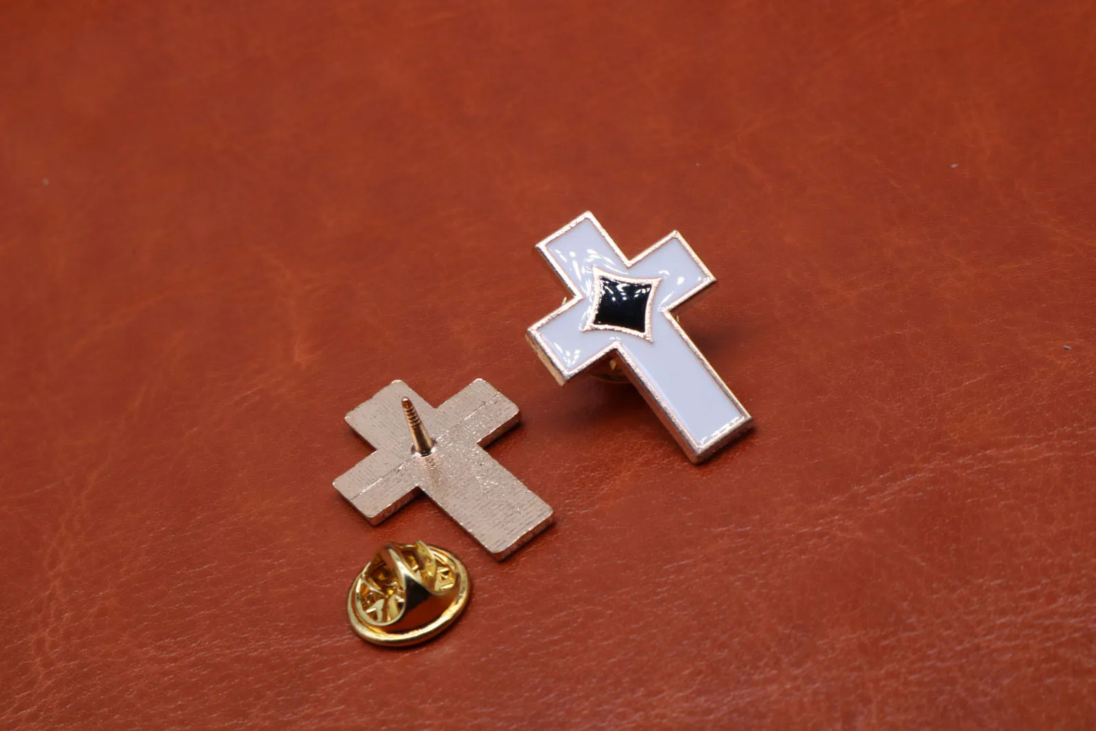 Wholesale religion 12PCS. Zinc alloy colored Jesus cross brooch, butterfly buckle brooch.
Wholesale religion 12PCS. Zinc alloy colored Jesus cross brooch, butterfly buckle brooch.