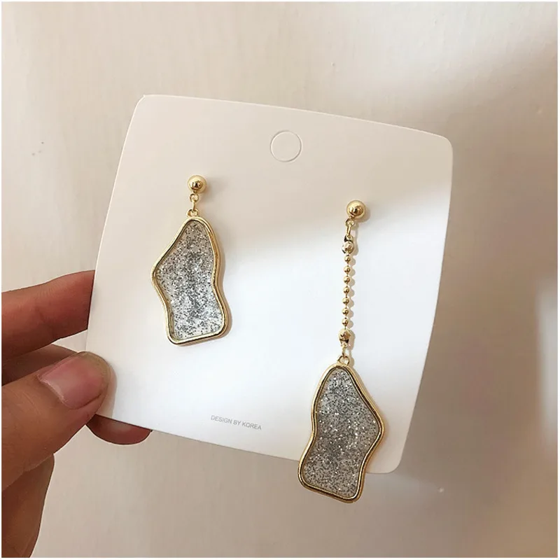 Korean Earrings 2019 Female Ear Rings Transparent Asymmetric Earrings Irregular Pendant Hypoallergenic Copper Alloy Jewelry
Korean Earrings 2019 Female Ear Rings Transparent Asymmetric Earrings Irregular Pendant Hypoallergenic Copper Alloy Jewelry