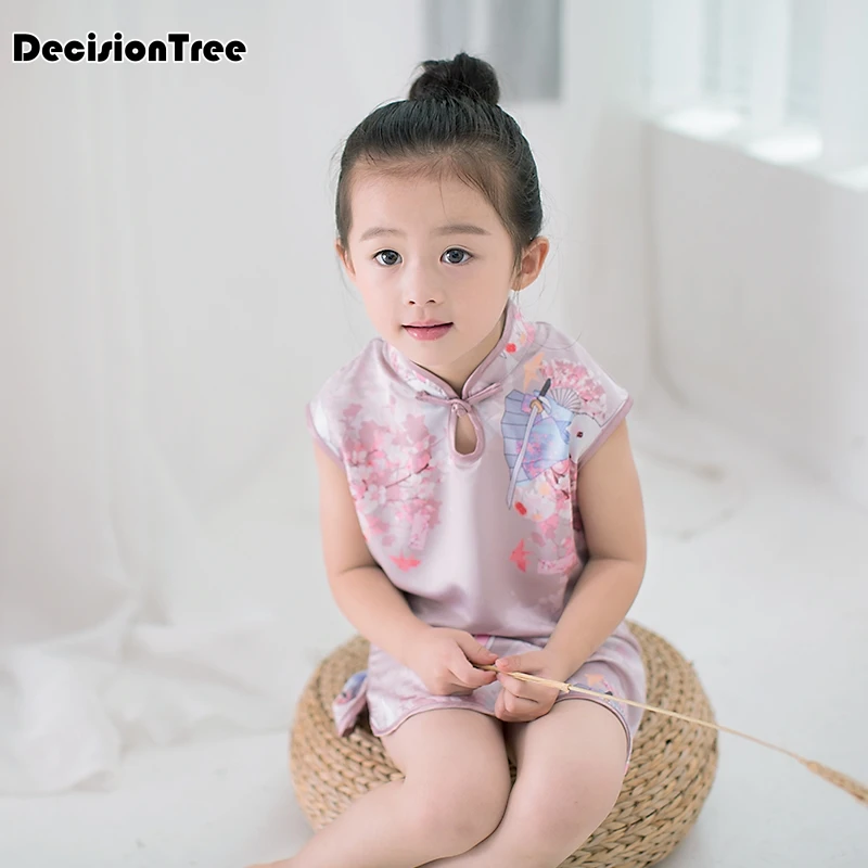 2019 new girls dress costume sleeveless baby dresses vestidos party qipao yellow children clothing flower crane kids clothes 
2019 new girls dress costume sleeveless baby dresses vestidos party qipao yellow children clothing flower crane kids clothes