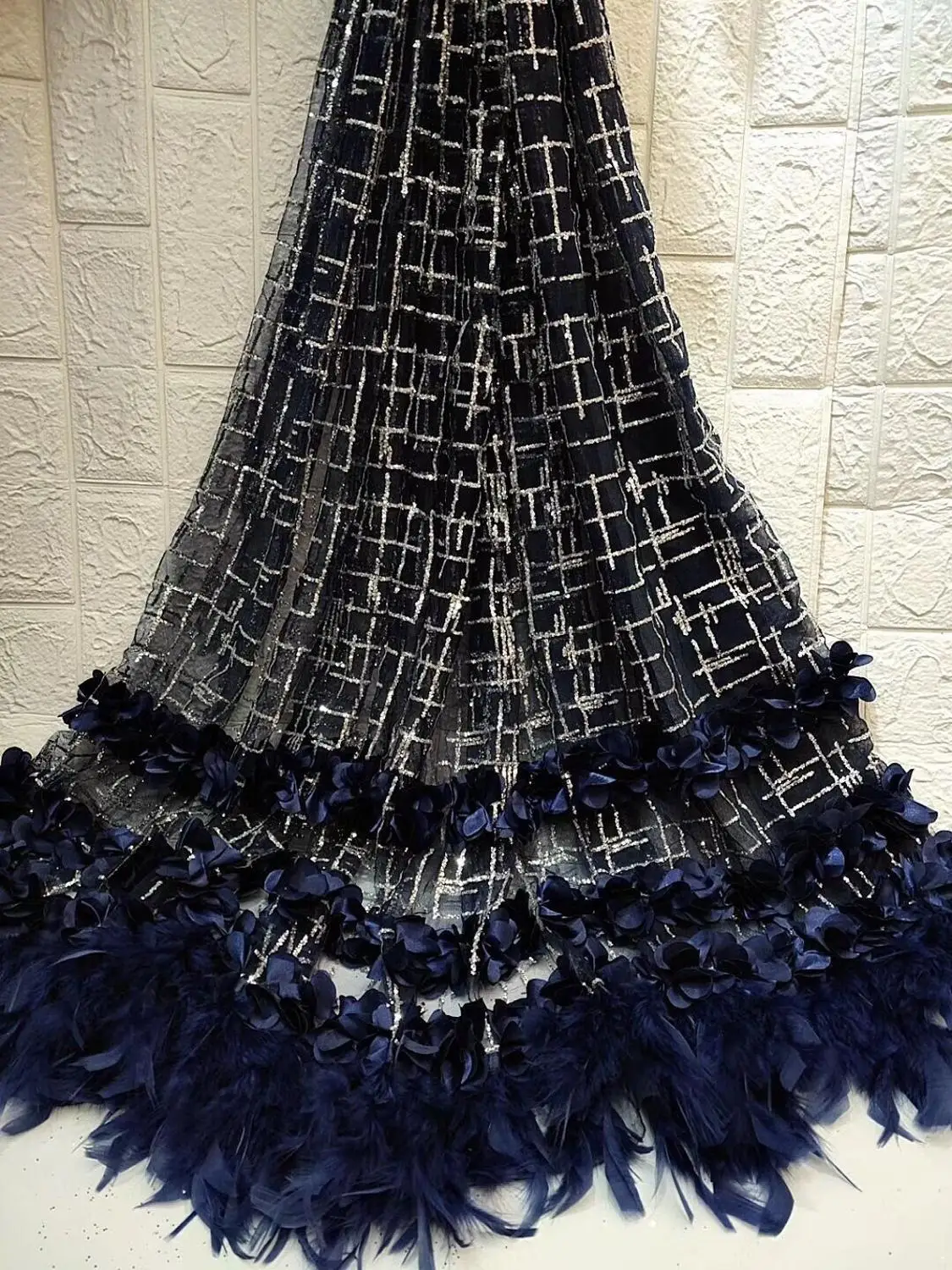 high quality JIANXI.C-63101 Nigerian Lace Fabric with glued glitter fashionable african Lace Fabric with feather
high quality JIANXI.C-63101 Nigerian Lace Fabric with glued glitter fashionable african Lace Fabric with feather