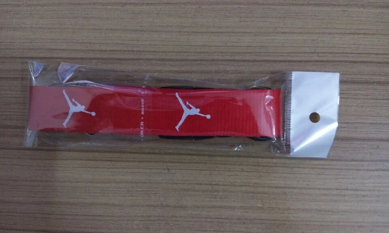 1pc/lot Red Brand New sports Lanyard keychain Red With Clip For Card, Keys Etc. for promotion
1pc/lot Red Brand New sports Lanyard keychain Red With Clip For Card, Keys Etc. for promotion