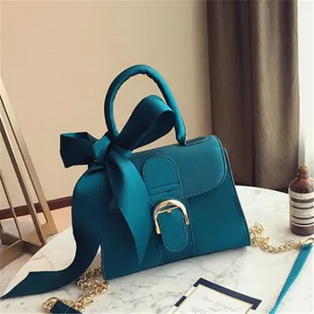 Women's Handbags Luxury Brand Messenger Bag Ladies Fashion Casual Shoulder Bag Silk Scarf Decorative Handbags Solid Retro
Women's Handbags Luxury Brand Messenger Bag Ladies Fashion Casual Shoulder Bag Silk Scarf Decorative Handbags Solid Retro
