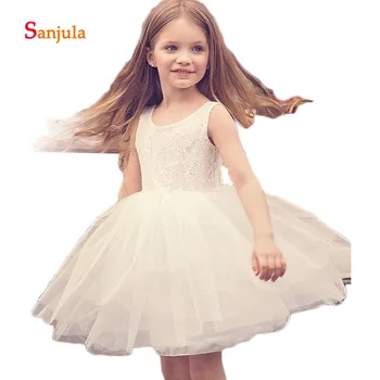Ball Gown Ivory Flower Girls Dresses Knee Length Lace Child Birthday Party Dresses Backless Short Communion Dresses D193
Ball Gown Ivory Flower Girls Dresses Knee Length Lace Child Birthday Party Dresses Backless Short Communion Dresses D193