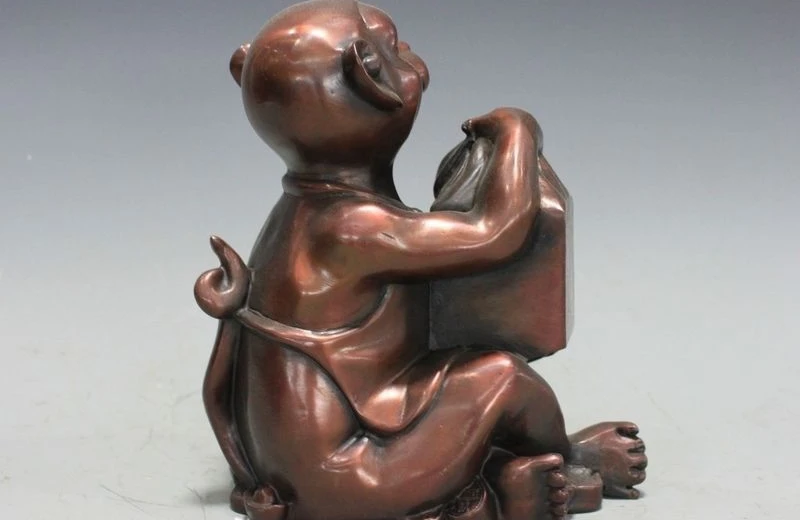 Chinese Red Bronze Copper Home Feng Shui Attract Wealth Monkey Hold Seal Statue
Chinese Red Bronze Copper Home Feng Shui Attract Wealth Monkey Hold Seal Statue