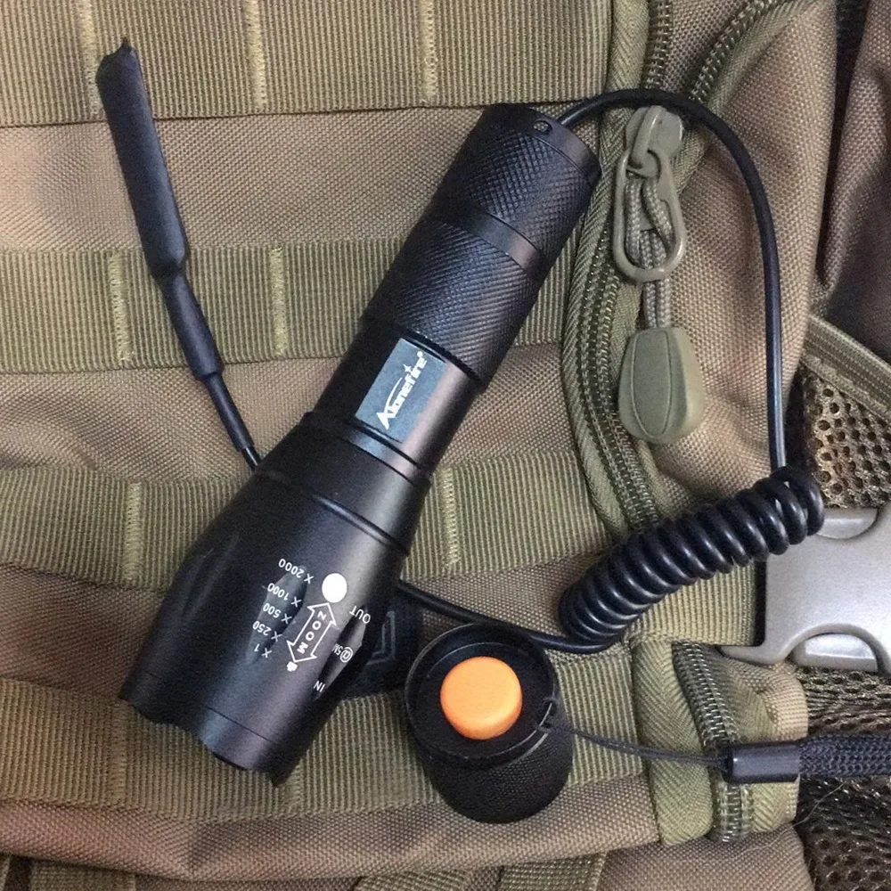 red e17 flashlight (21)