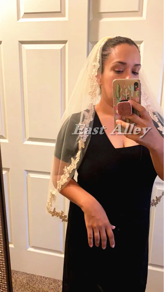 Champagne 1 Layer Veil Lace Wedding Veil Elbow Length Bridal Veil in White, Champagne, Ivory
Champagne 1 Layer Veil Lace Wedding Veil Elbow Length Bridal Veil in White, Champagne, Ivory