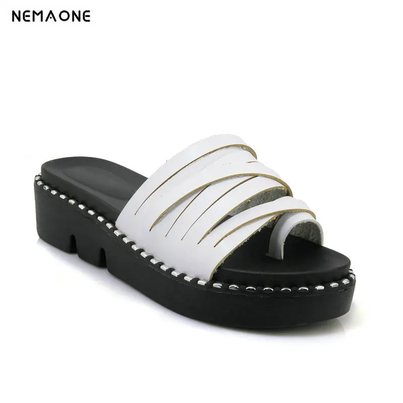 2019 New Erogenous Summer PU Leather Beach Cork Slippers Sandals Fashion Casual Clogs Women Non-slip Flats Shoes
2019 New Erogenous Summer PU Leather Beach Cork Slippers Sandals Fashion Casual Clogs Women Non-slip Flats Shoes