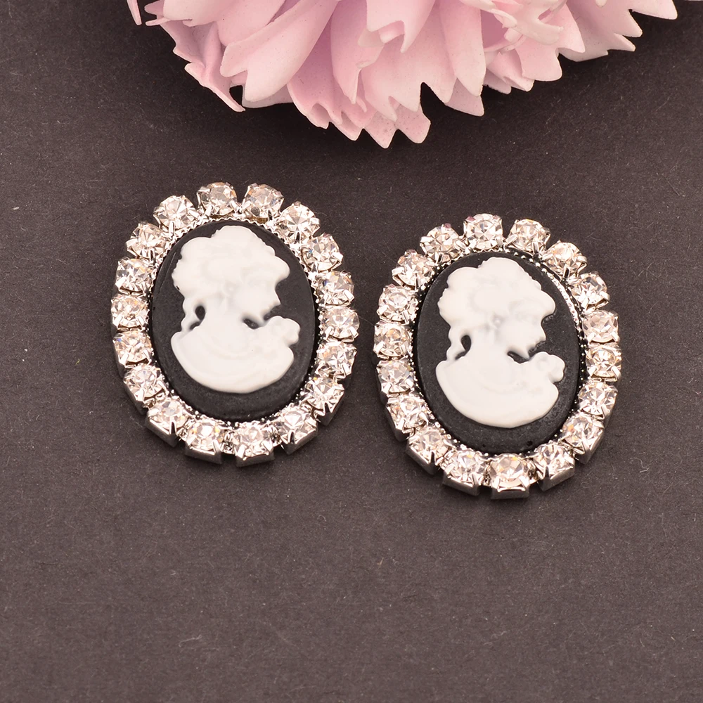 Rhinestone Cameo Button Wedding Decoration 24MM*19MM 5PCS/Lot Flat Back Silver Color KD409
Rhinestone Cameo Button Wedding Decoration 24MM*19MM 5PCS/Lot Flat Back Silver Color KD409
