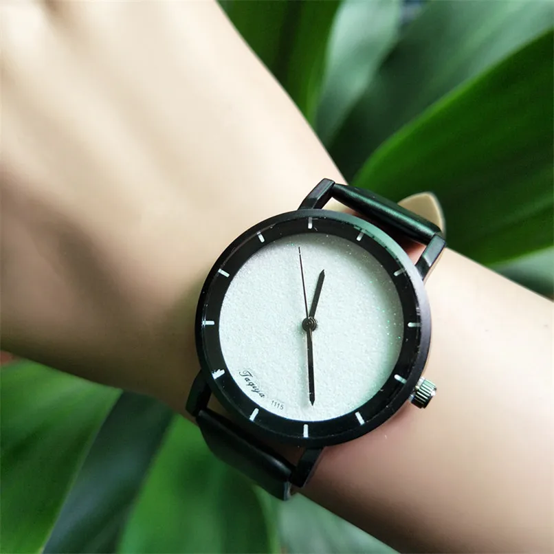 Женские наручные часы Hardlex из сплава с круглым лицом и черными кожаными ремешками