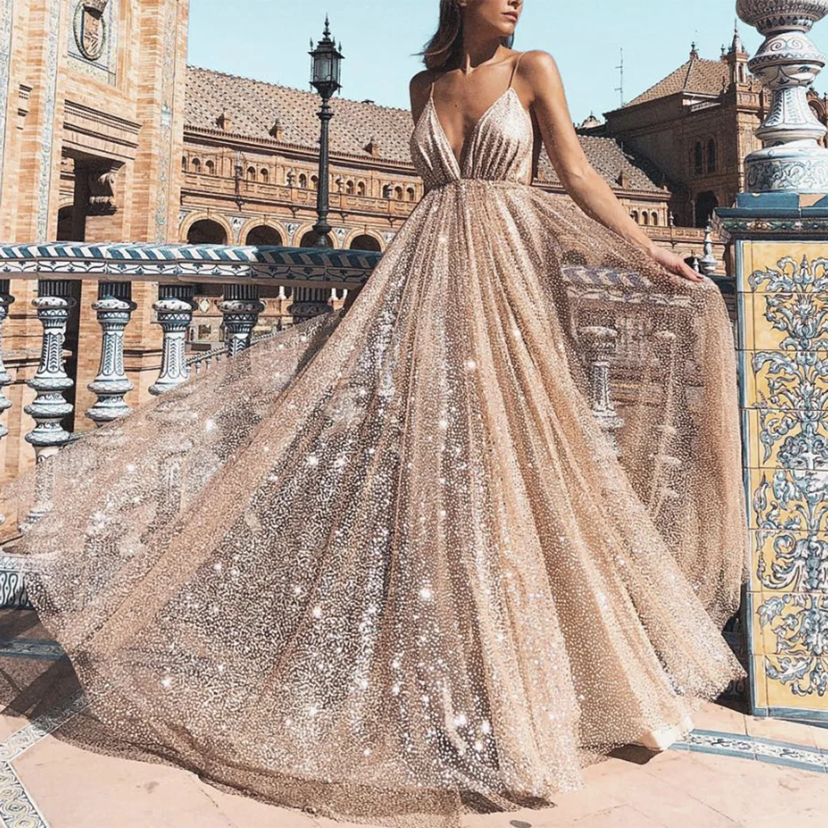 2019 V-Neck Open Back A Line Long Evening Dresses Party High Split Tulle Prom Gowns Sexy Evening Dress
2019 V-Neck Open Back A Line Long Evening Dresses Party High Split Tulle Prom Gowns Sexy Evening Dress