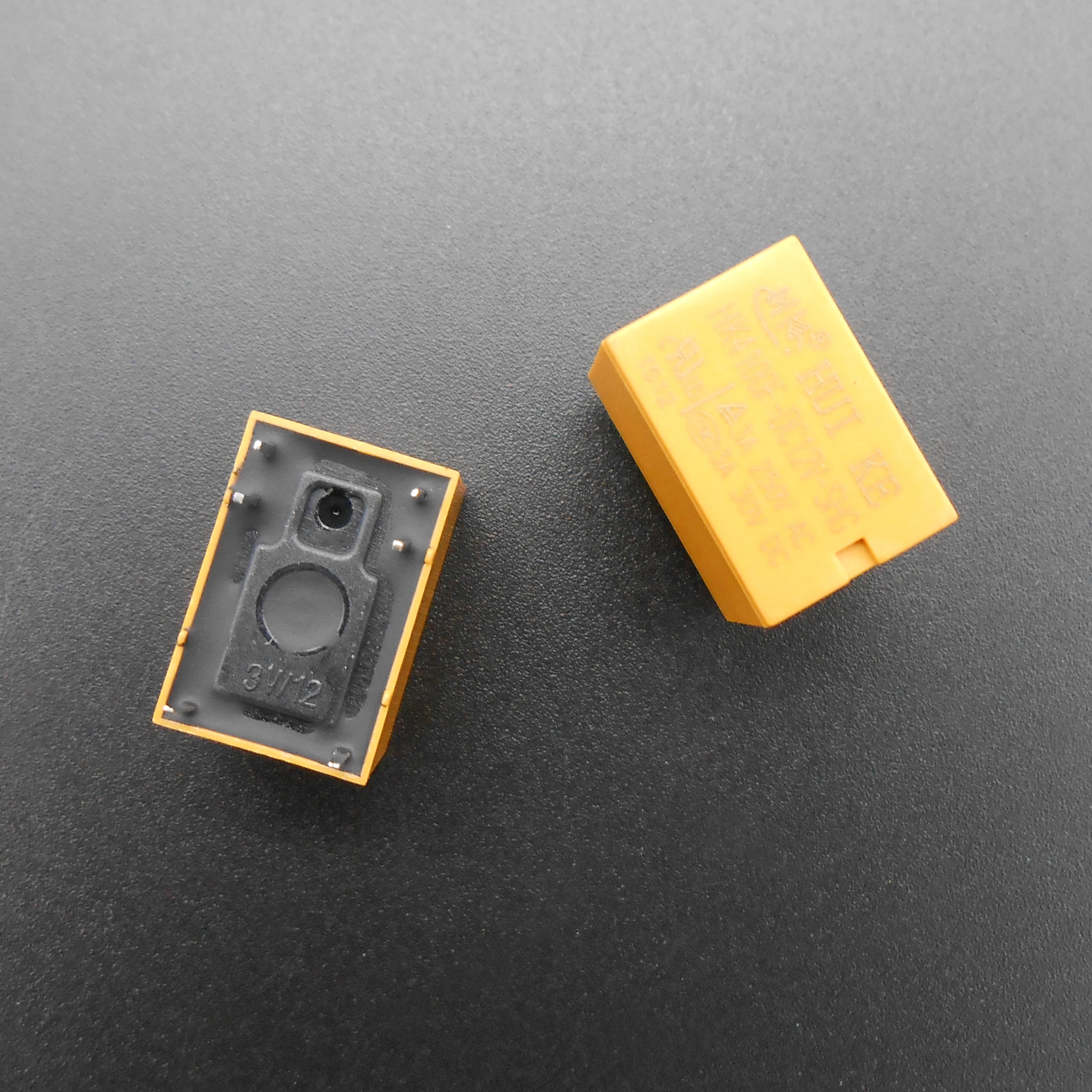 50 шт. HK4100F-DC12V-SHG DC 12 Вольт Желтый Мощность реле DC12V 3A 6pins, hui Ke 1C 1A 1B 750VA/90W 120ohm HuiKe 6-Pin HQ * FD399X50
50 шт. HK4100F-DC12V-SHG DC 12 Вольт Желтый Мощность реле DC12V 3A 6pins, hui Ke 1C 1A 1B 750VA/90W 120ohm HuiKe 6-Pin HQ * FD399X50