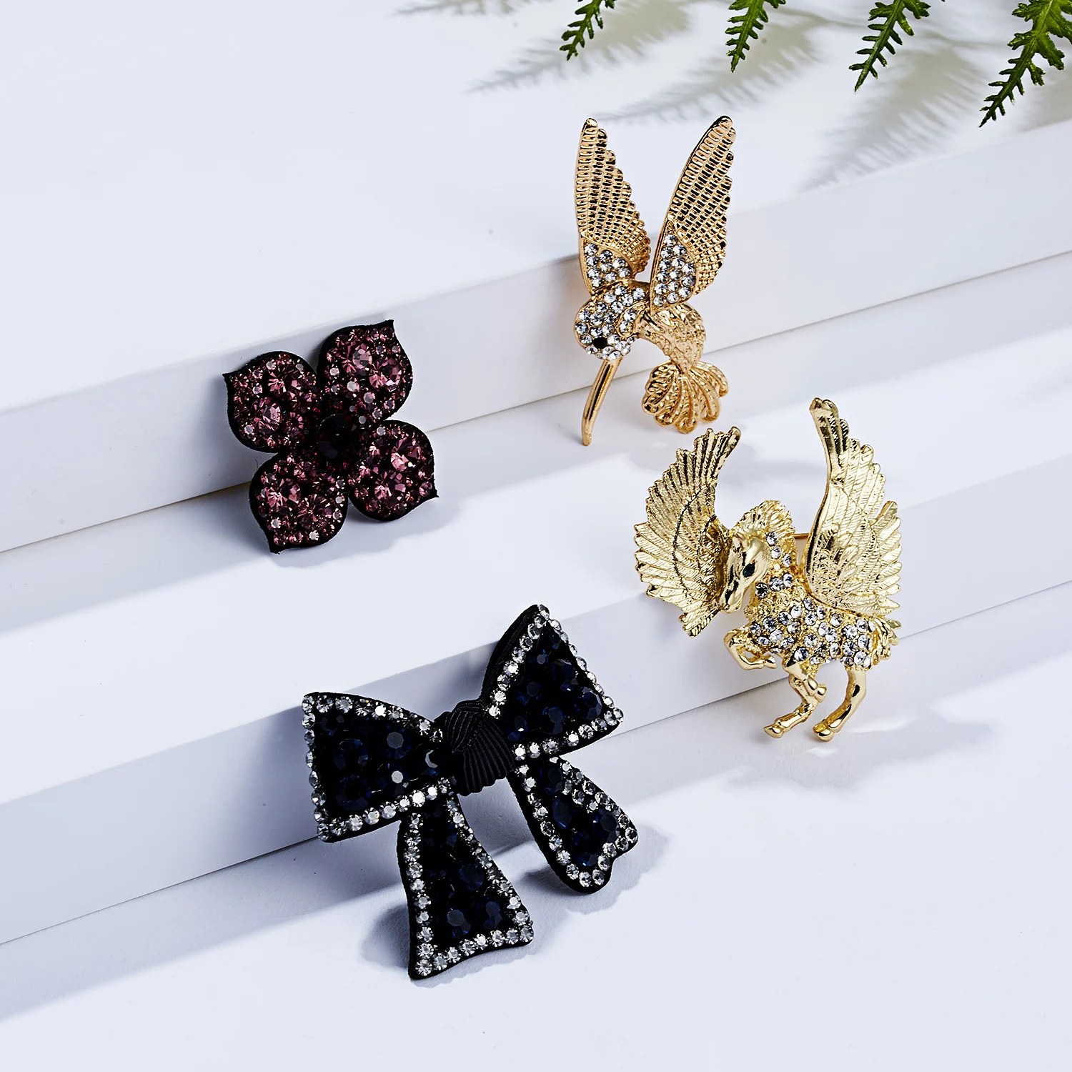 Rinhoo 1PC Shining Rhinestone Cute Bird Horse Shape Animal Brooch Flower Butterfly knot Cloth Brooch For Women's Fashion Jewelry
Rinhoo 1PC Shining Rhinestone Cute Bird Horse Shape Animal Brooch Flower Butterfly knot Cloth Brooch For Women's Fashion Jewelry