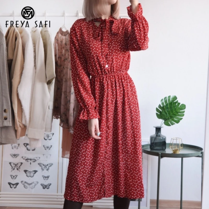 Elegant Stand Collar Polka Dot Chiffon Women Dress Flare Sleeve Side Split Female Dress 2019 Spring Women Midi Vestidos
Elegant Stand Collar Polka Dot Chiffon Women Dress Flare Sleeve Side Split Female Dress 2019 Spring Women Midi Vestidos