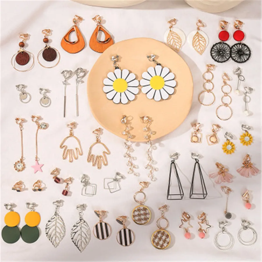 Korea Tracy Hollow Leaf Geometric Star Palms Flower Clock Woman Ear Clips Dangle Drop Earrings Fashion Jewelry-AQ
Korea Tracy Hollow Leaf Geometric Star Palms Flower Clock Woman Ear Clips Dangle Drop Earrings Fashion Jewelry-AQ