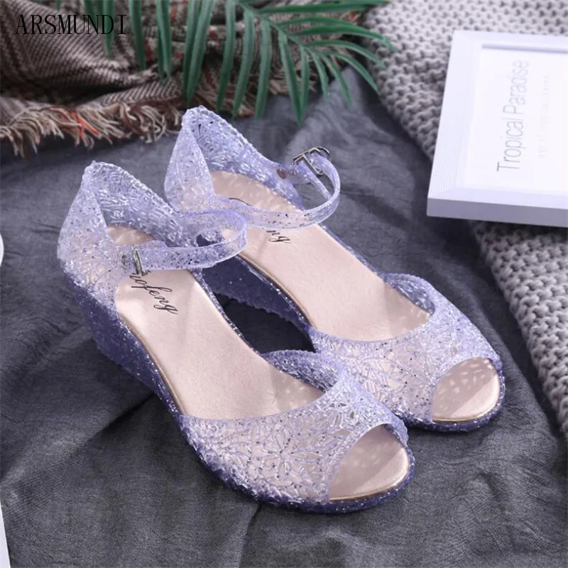 ARSMUNDI Women peep toe Sandals Fashion PVC Lady Ankle-Wrap Sandals Summer Women Casual Jelly Wedges Hollow Out Sandals M655
ARSMUNDI Women peep toe Sandals Fashion PVC Lady Ankle-Wrap Sandals Summer Women Casual Jelly Wedges Hollow Out Sandals M655