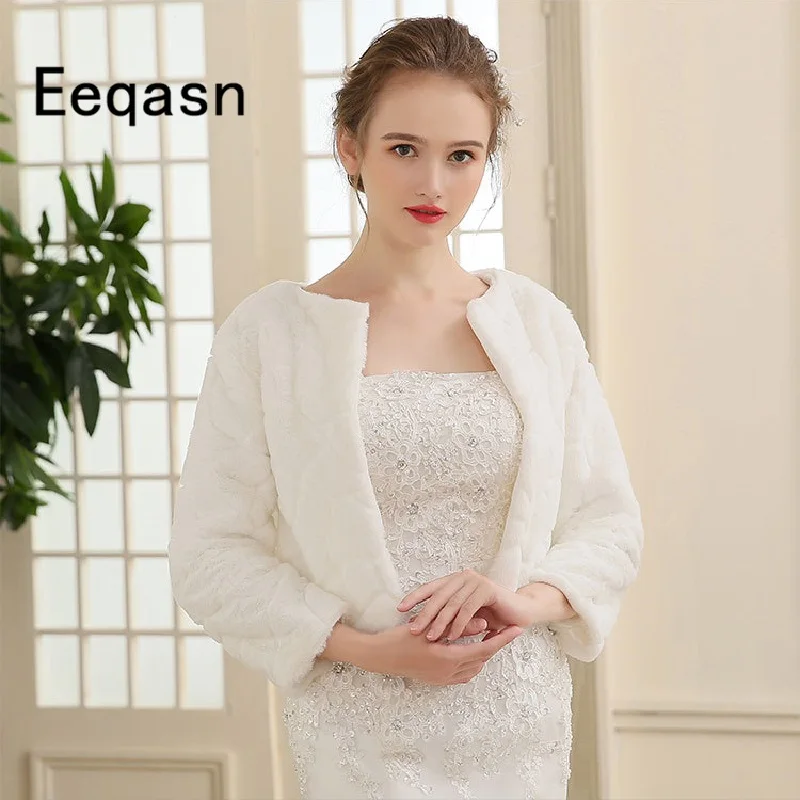 Cheap Stock Women Winter wedding faux fur jacket bolero wraps Bridal Coat Wedding Cape Faux Fur Bride shrugs mariage
Cheap Stock Women Winter wedding faux fur jacket bolero wraps Bridal Coat Wedding Cape Faux Fur Bride shrugs mariage