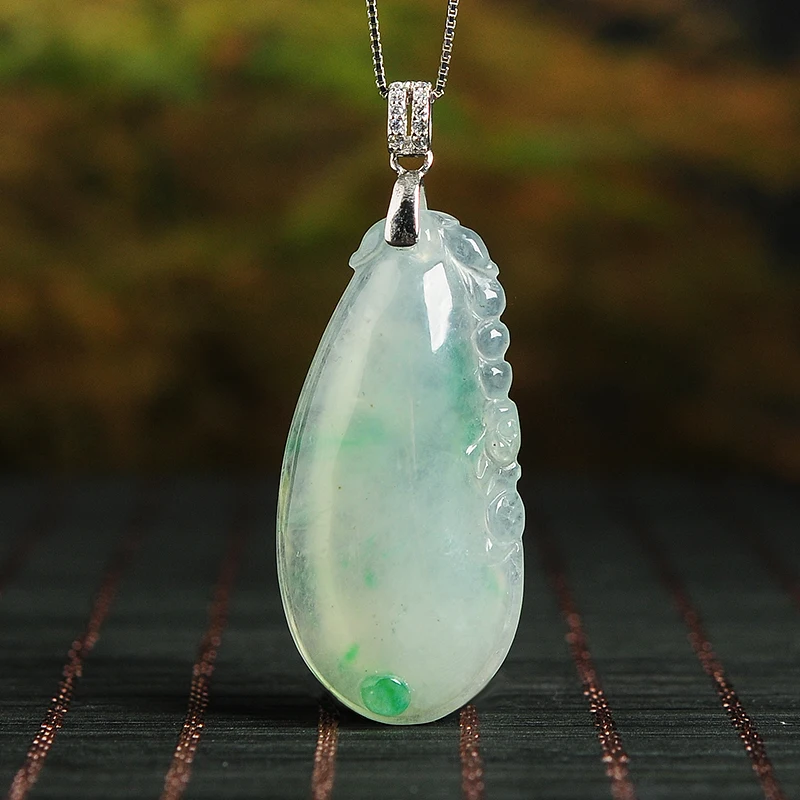 925 Silver Buckle Ice Green Emerald Pendant Authentic A Goods Multi-child Duofu Female Jade Pendant with Certificate
925 Silver Buckle Ice Green Emerald Pendant Authentic A Goods Multi-child Duofu Female Jade Pendant with Certificate