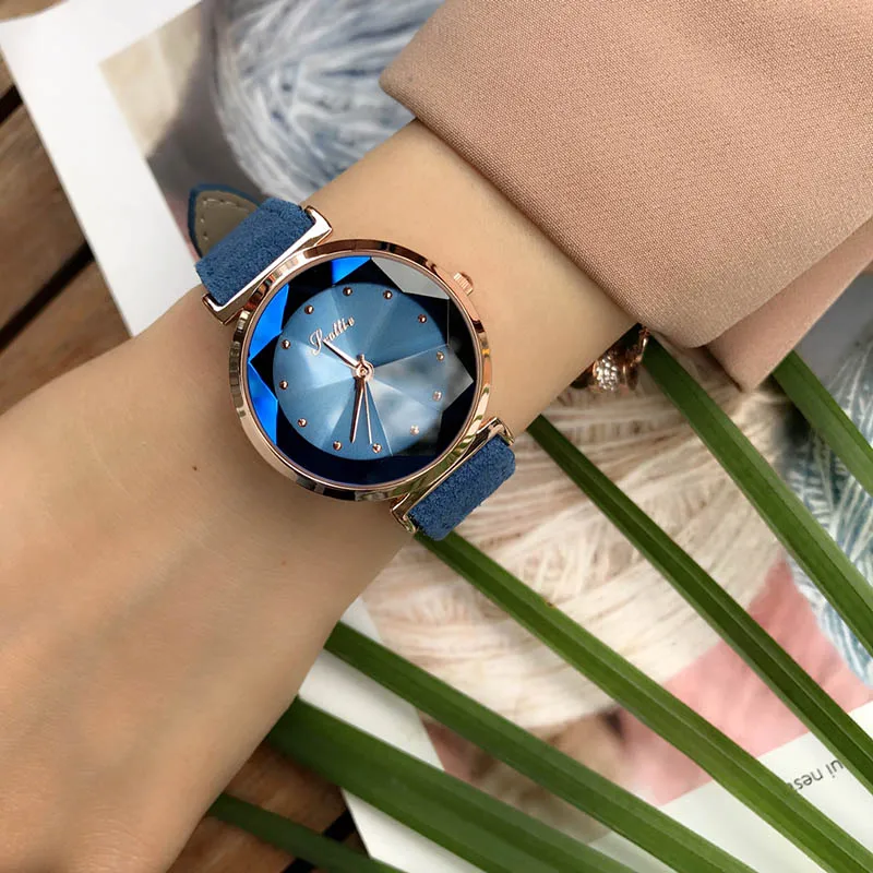 Luxury Charming Women Crystal Watches Quality Suede Leather Strap Clock Ladies Wrist Watch Diamond Cutting Dial Relogio Feminino
Luxury Charming Women Crystal Watches Quality Suede Leather Strap Clock Ladies Wrist Watch Diamond Cutting Dial Relogio Feminino
