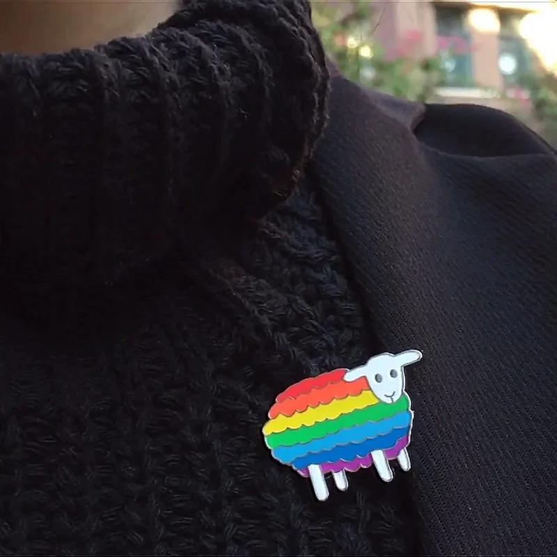 Rainbow sheep brooch cute funny novelty cartoon lovely fashion jewelry backpack accessories women brooches Complementos de mujer
Rainbow sheep brooch cute funny novelty cartoon lovely fashion jewelry backpack accessories women brooches Complementos de mujer
