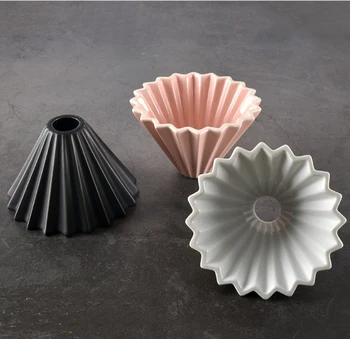 1pc 3 colors ceramics origami sytle V60 filter cup coffee dripper 1-2cups for barista
1pc 3 colors ceramics origami sytle V60 filter cup coffee dripper 1-2cups for barista
