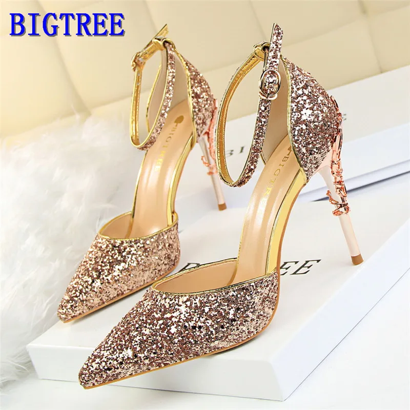 BIGTREE Hot Star Bling Ankle Buckle Women Sandals Fashion Carved Metal Heels Party Shoes Pointed Shallow High-Heeled Shoes Woman
BIGTREE Hot Star Bling Ankle Buckle Women Sandals Fashion Carved Metal Heels Party Shoes Pointed Shallow High-Heeled Shoes Woman