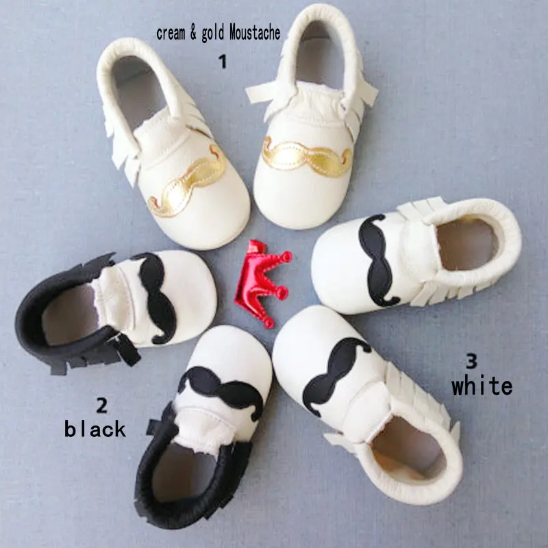 2021 Genuine leather Moustache baby shoes girls first walker baby moccasins gold fringe Toddler Moccs Christmas gift attipas
2021 Genuine leather Moustache baby shoes girls first walker baby moccasins gold fringe Toddler Moccs Christmas gift attipas