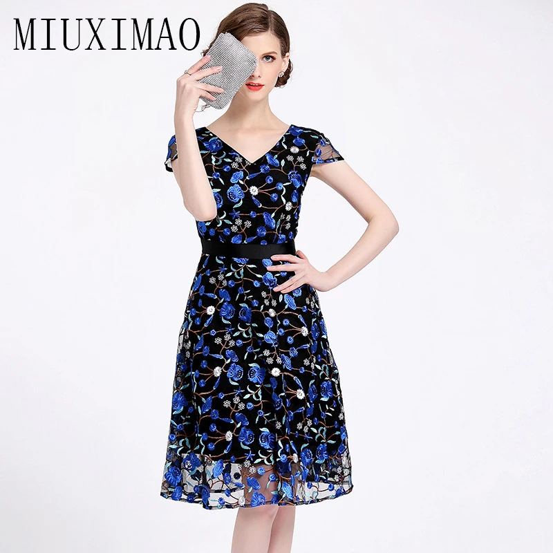 High Quality Latest 2018 Spring & Summer A-Line V-Neck Short Sleeve Lace Print Knee-Length Casual Elegant Fashion Dress Women
High Quality Latest 2018 Spring & Summer A-Line V-Neck Short Sleeve Lace Print Knee-Length Casual Elegant Fashion Dress Women