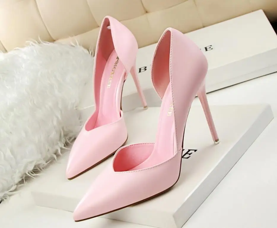 Spring and Autumn Black and White Red 10 cm CM High Heel Heels cm Sharp Head Thin Side Empty Women's Single Shoe.
Spring and Autumn Black and White Red 10 cm CM High Heel Heels cm Sharp Head Thin Side Empty Women's Single Shoe.