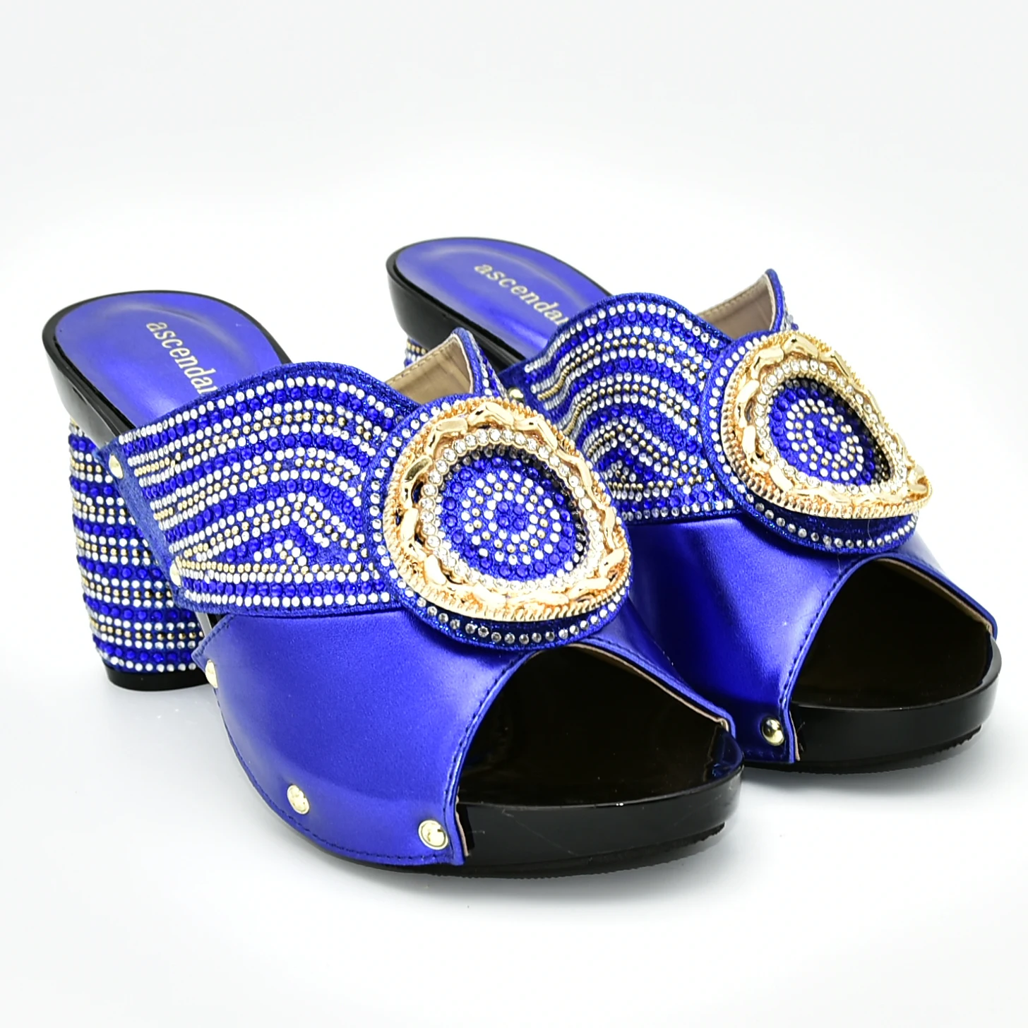 Middle heel 3.5 inches in royal blue shoes with many stones nice fashion party women slippers in royal blue lady shoes SS019-5
Middle heel 3.5 inches in royal blue shoes with many stones nice fashion party women slippers in royal blue lady shoes SS019-5