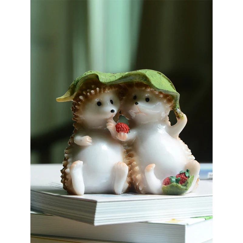 Lovely Cute Mini Hedgehog Fairy Garden Miniatures Resin Craft Figurine Gifts for Adults Child Office Decoration Desk Ornament
Lovely Cute Mini Hedgehog Fairy Garden Miniatures Resin Craft Figurine Gifts for Adults Child Office Decoration Desk Ornament