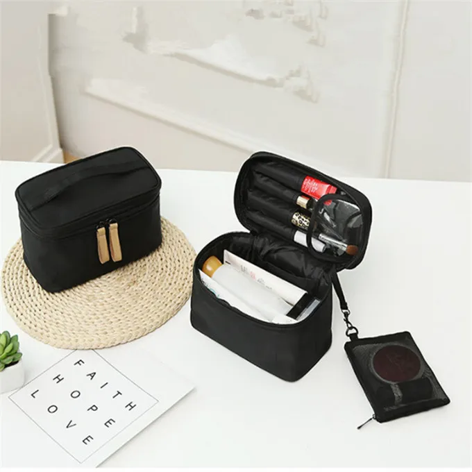 Women Makeup Necessaries (3)_