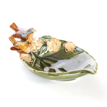 High temperature colored pottery is bird decorated with ornamental ornaments home decoration wedding
High temperature colored pottery is bird decorated with ornamental ornaments home decoration wedding