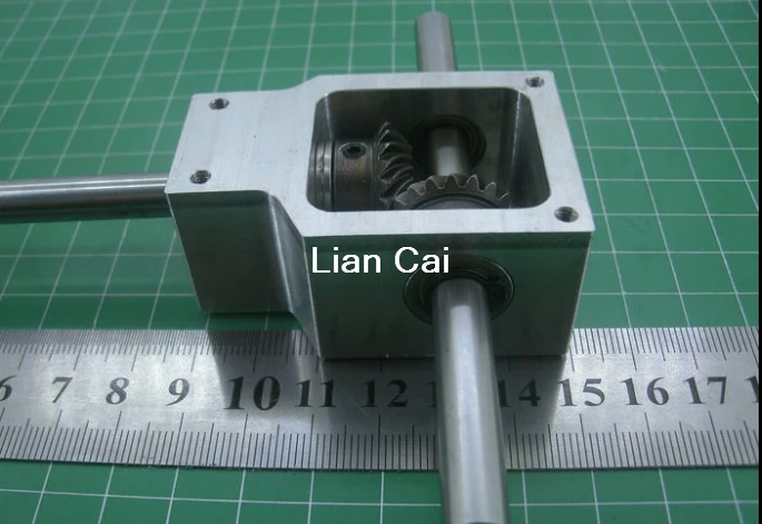 90 degree reversing angle for spiral bevel gear box Small reduction ratio 1:1 --Shaft D: 8MM
90 degree reversing angle for spiral bevel gear box Small reduction ratio 1:1 --Shaft D: 8MM