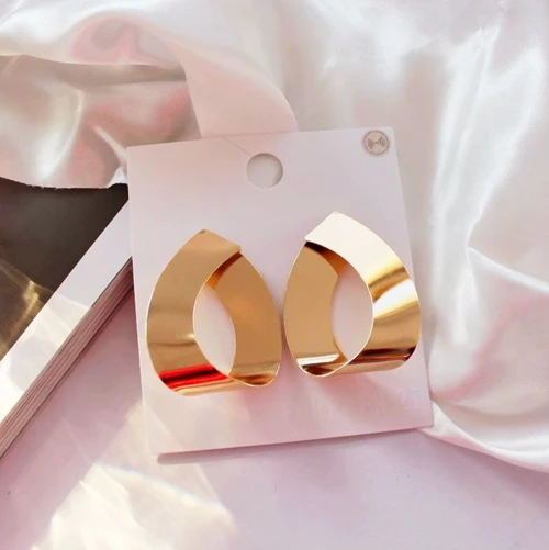2019 New Gold Alloy Water Drop Big Earrings Punk Simple Arc-shaped Stud Earrings Fashion Jewelry for Women Factory Wholesale
2019 New Gold Alloy Water Drop Big Earrings Punk Simple Arc-shaped Stud Earrings Fashion Jewelry for Women Factory Wholesale