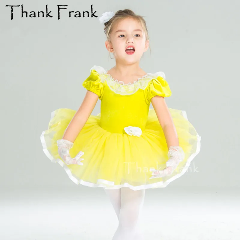 New Girls Lace Velvet Ballet Tutu Dress Women Ruffle Neckline Puff Sleeve Dance Costume Kids Sweet Yellow Princess Dresses C464
New Girls Lace Velvet Ballet Tutu Dress Women Ruffle Neckline Puff Sleeve Dance Costume Kids Sweet Yellow Princess Dresses C464