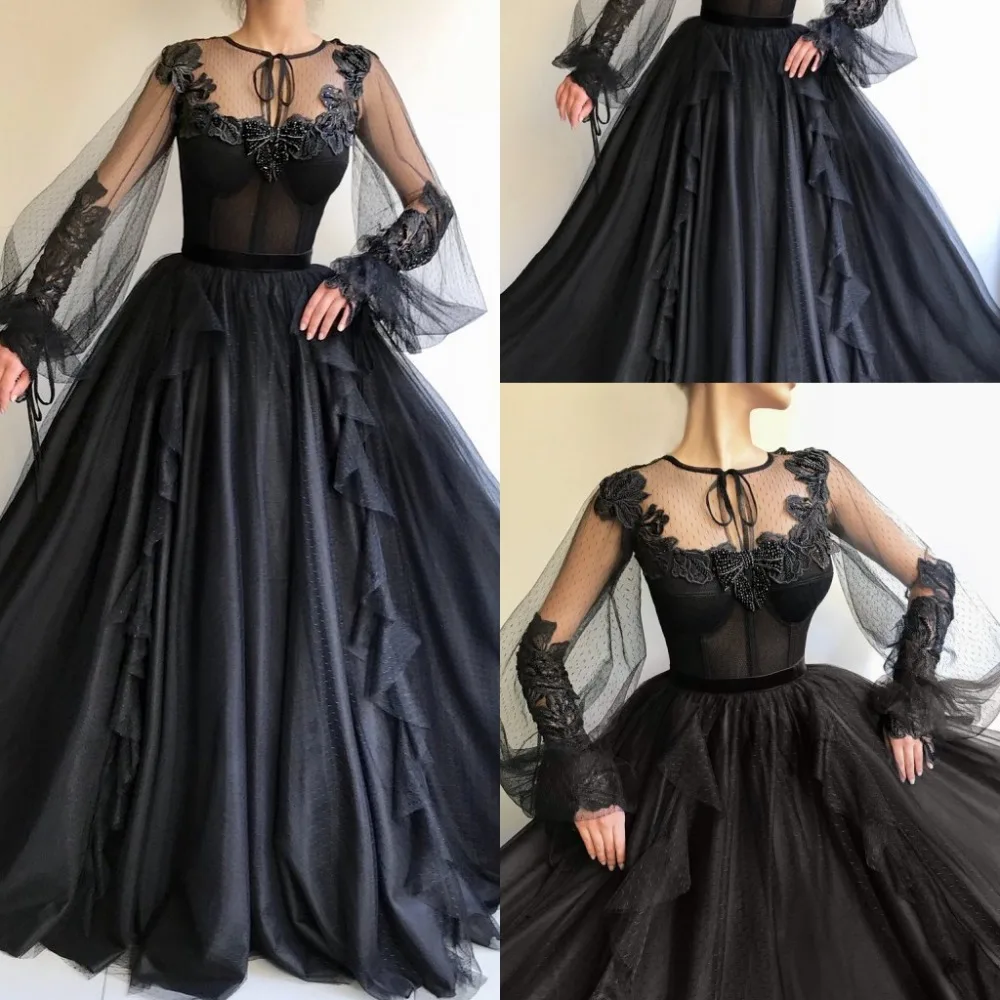 Gothic Black Dots Tulle Prom Gowns Full Puff Sleeves Vintage Lace Bridal Gown Appliques Ruffles A-line Formal Party Gown
Gothic Black Dots Tulle Prom Gowns Full Puff Sleeves Vintage Lace Bridal Gown Appliques Ruffles A-line Formal Party Gown