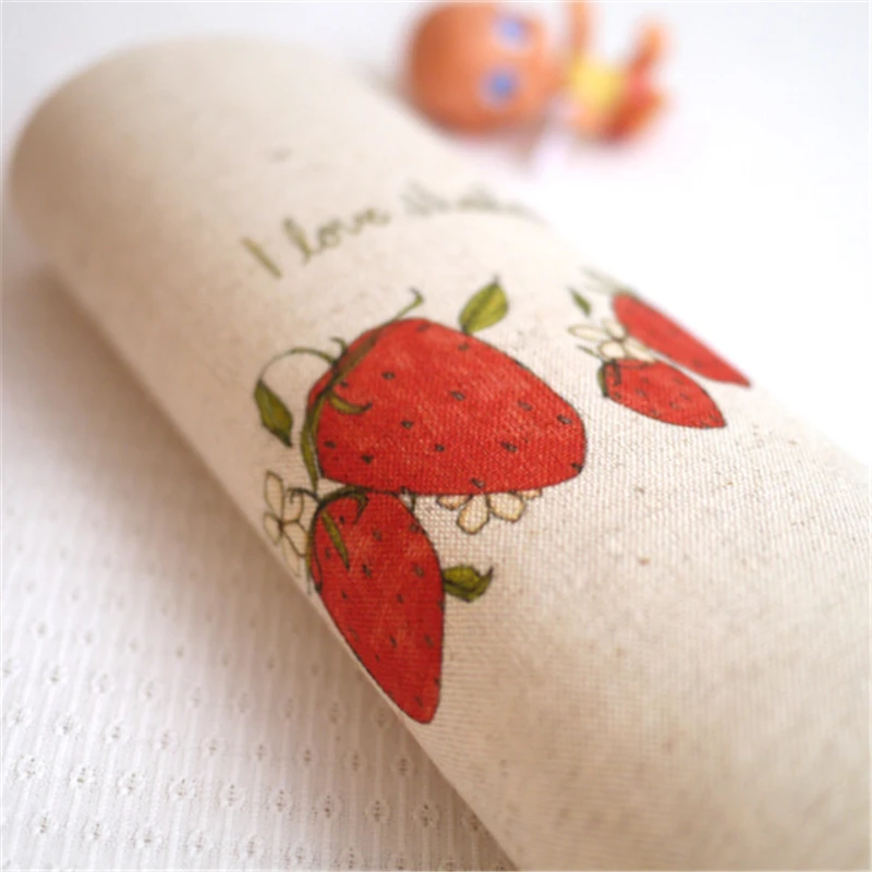 

New High quality 2pcs 20*20cm strawberry Hand Dyed Cotton Linen Fabric Diy apron hand bags Sewing Craft Patchwork Cloth