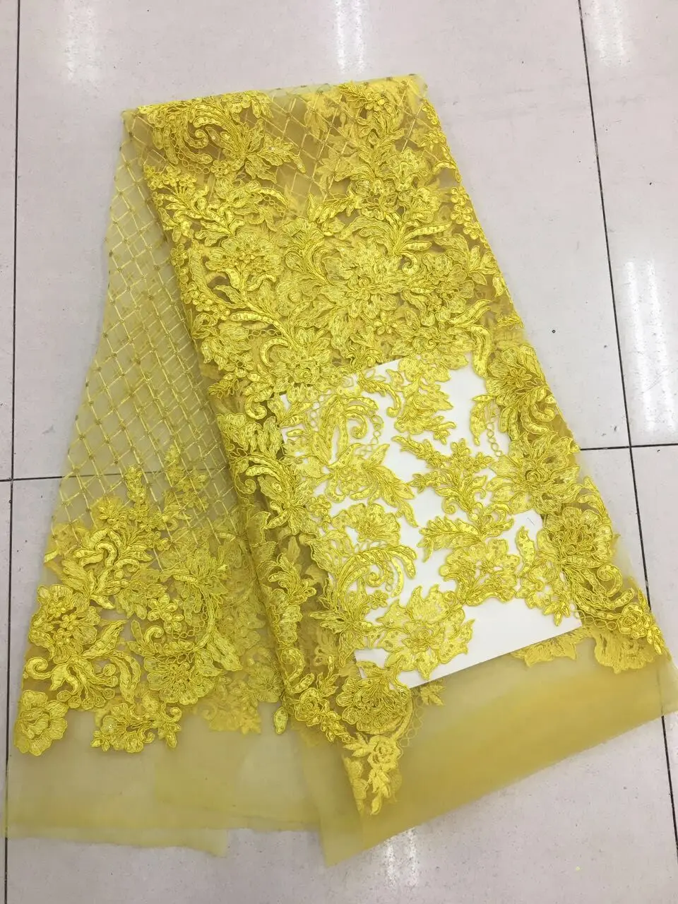 new style with sequins embroidered net tulle JOY-51215 African Nigerian lace fabric is for wedding party ladies clothing
new style with sequins embroidered net tulle JOY-51215 African Nigerian lace fabric is for wedding party ladies clothing
