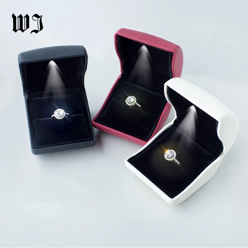 Wholesale LED Lighted Diamond Ring Earring Gift Box Wedding Engagement Ring Jewelry Display Organizer Boite a Bijoux 20pcs/lot
Wholesale LED Lighted Diamond Ring Earring Gift Box Wedding Engagement Ring Jewelry Display Organizer Boite a Bijoux 20pcs/lot