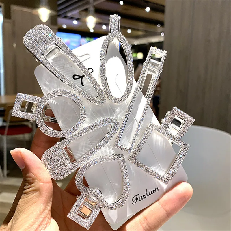 F192 Simple Shiny Crystal Rhinestones Hairpins Barrettes Snowflake Heart Shaped Hair Clips Hairstyle Styling Women Hair Jewelry
F192 Simple Shiny Crystal Rhinestones Hairpins Barrettes Snowflake Heart Shaped Hair Clips Hairstyle Styling Women Hair Jewelry