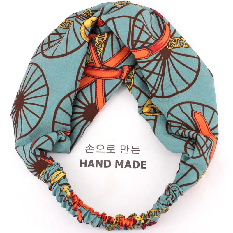 Fashion Plaid Knot Headband Turban Elastic Hairband Head Wrap Hair Accessories for Women Girls Striped Headwear Accessories Gift
Fashion Plaid Knot Headband Turban Elastic Hairband Head Wrap Hair Accessories for Women Girls Striped Headwear Accessories Gift