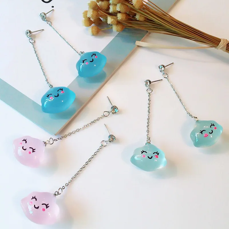 2019 Korean creative luminous bulb long plastic earrings cute star moon Cloud resin earrings for women girls fashhion jewelry
2019 Korean creative luminous bulb long plastic earrings cute star moon Cloud resin earrings for women girls fashhion jewelry